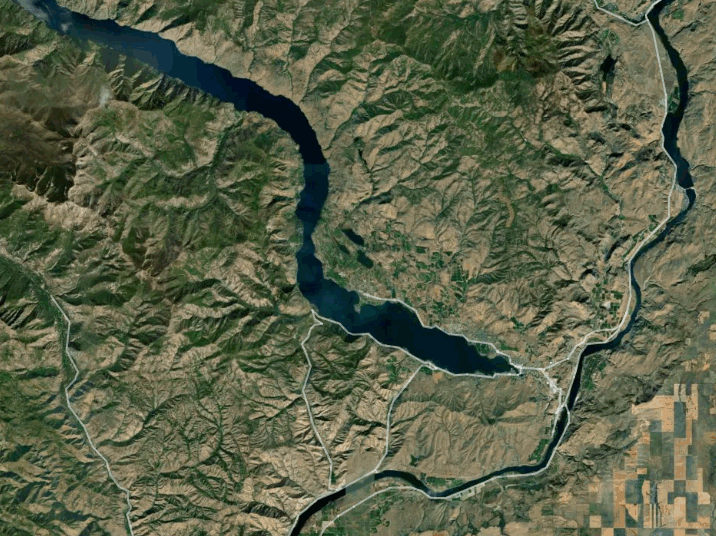Map of Lake Chelan with 1 gauge location.